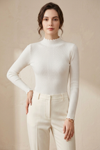 Camisola branca em modelo